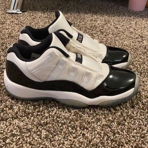 Jordan 11 Low Concord